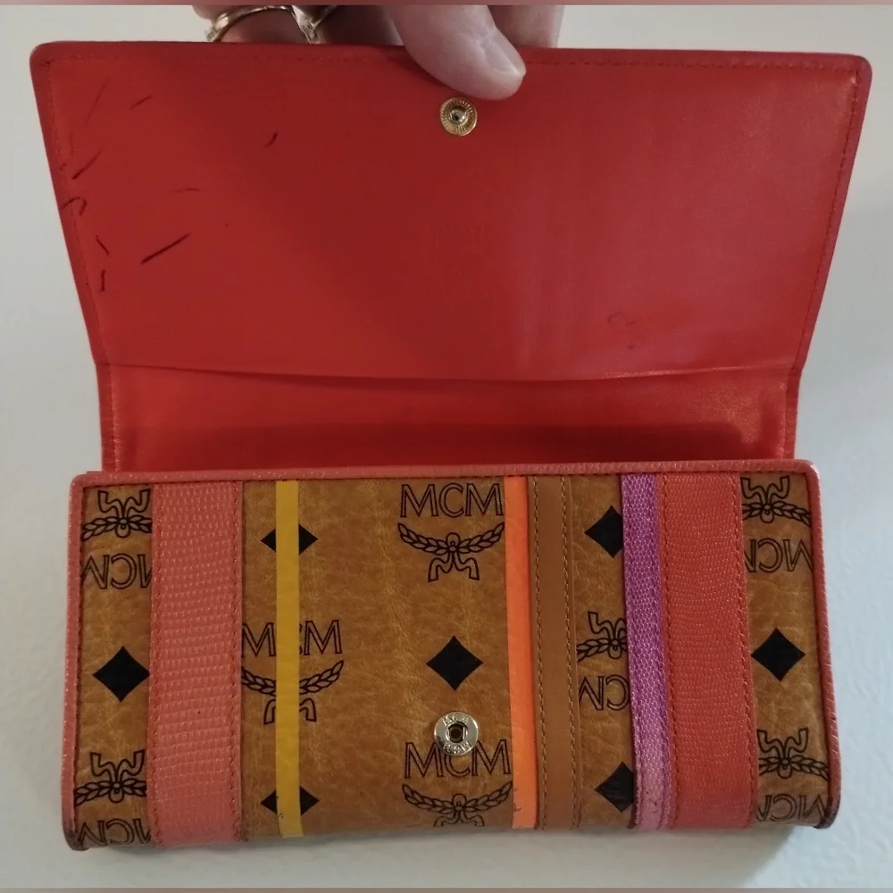 MCM Wallet With Studs - Picture 5 of 13